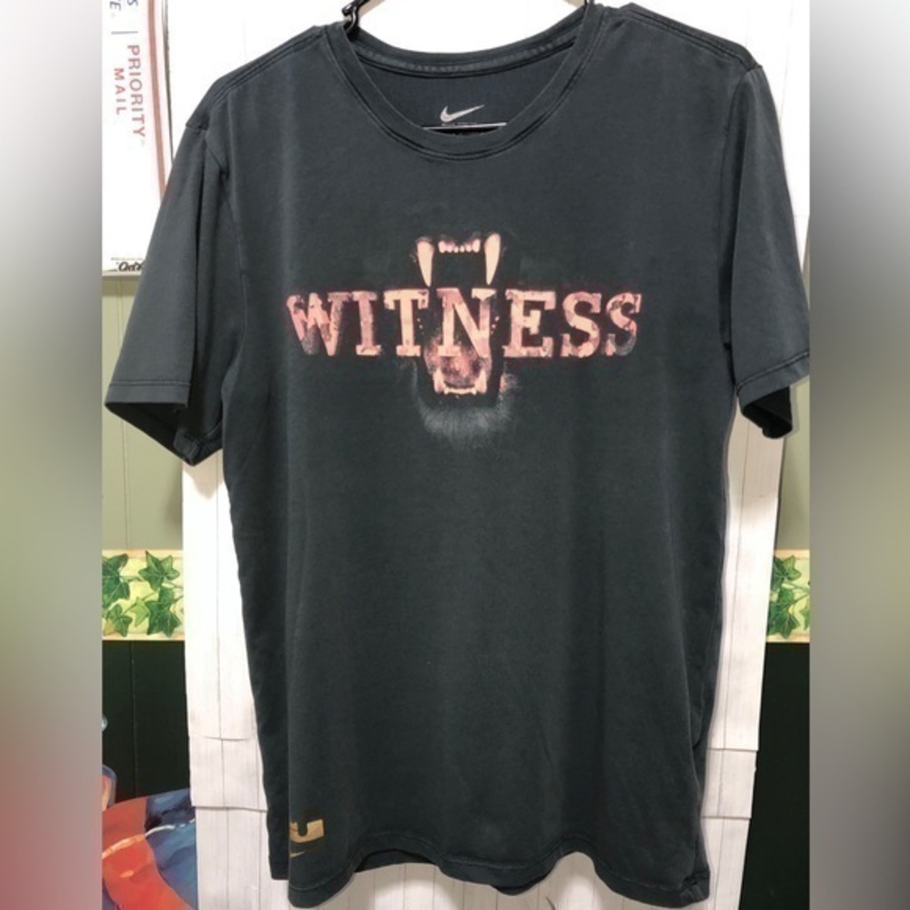 ♦️Nike LeBron James Witness Lion Dri Fit Shirt
